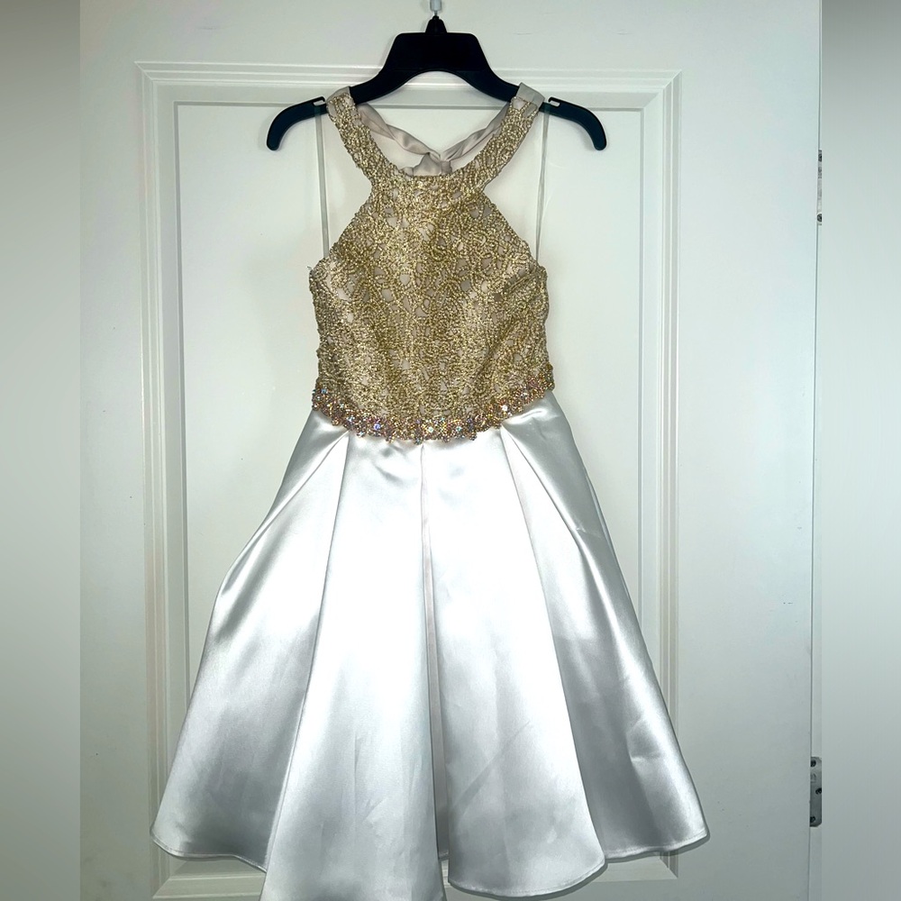 Girls dresses (sizes vary)